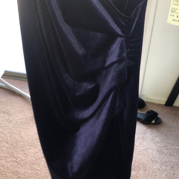 Dress - Picture 3 of 5